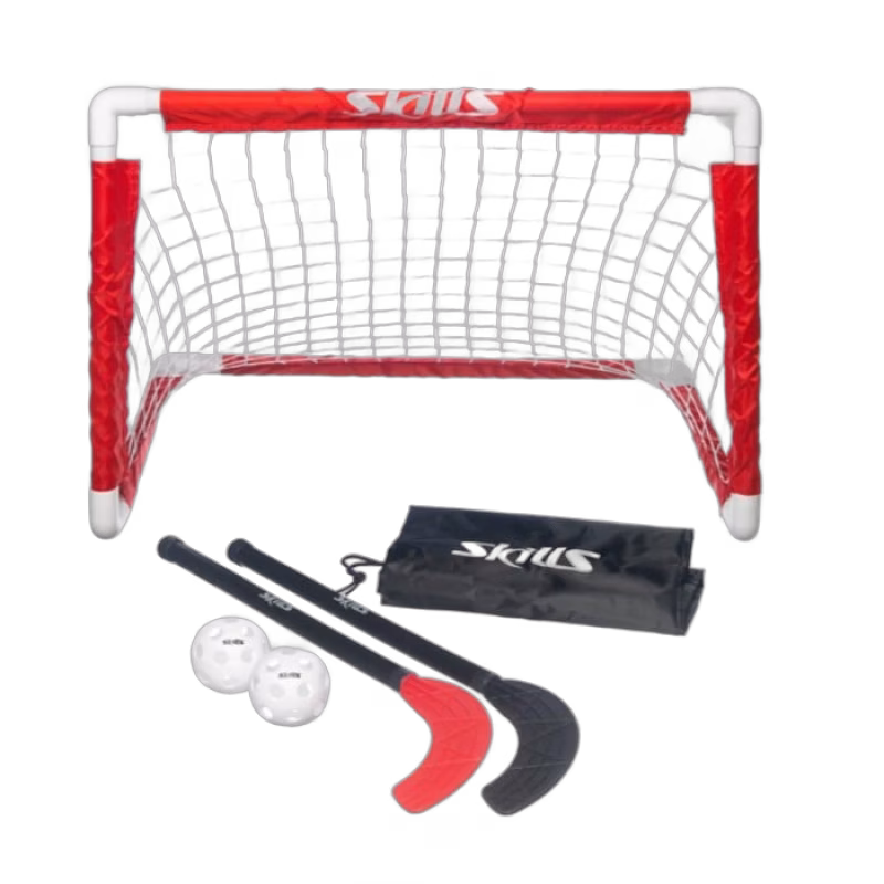 Innebandymål med klubbor och boll